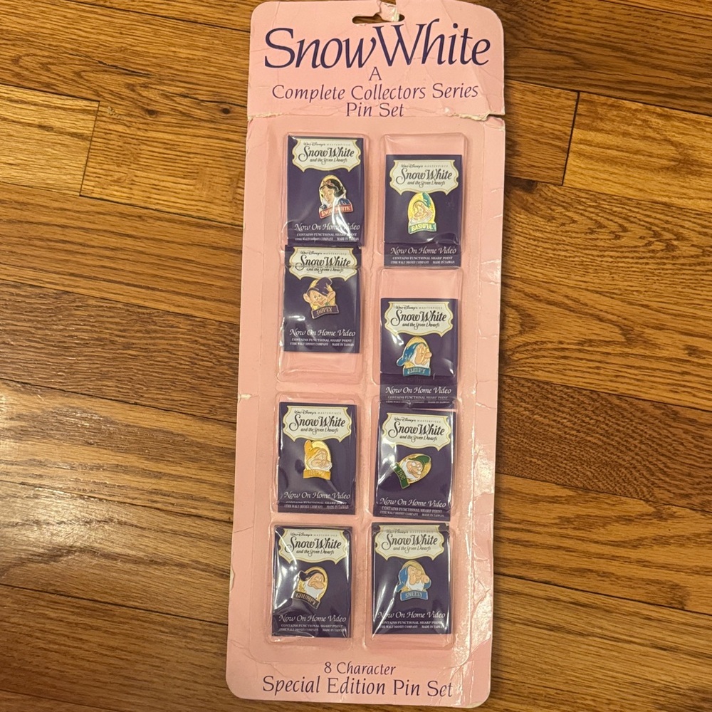 Disney Snow White Complete Collectors Series Pin Set